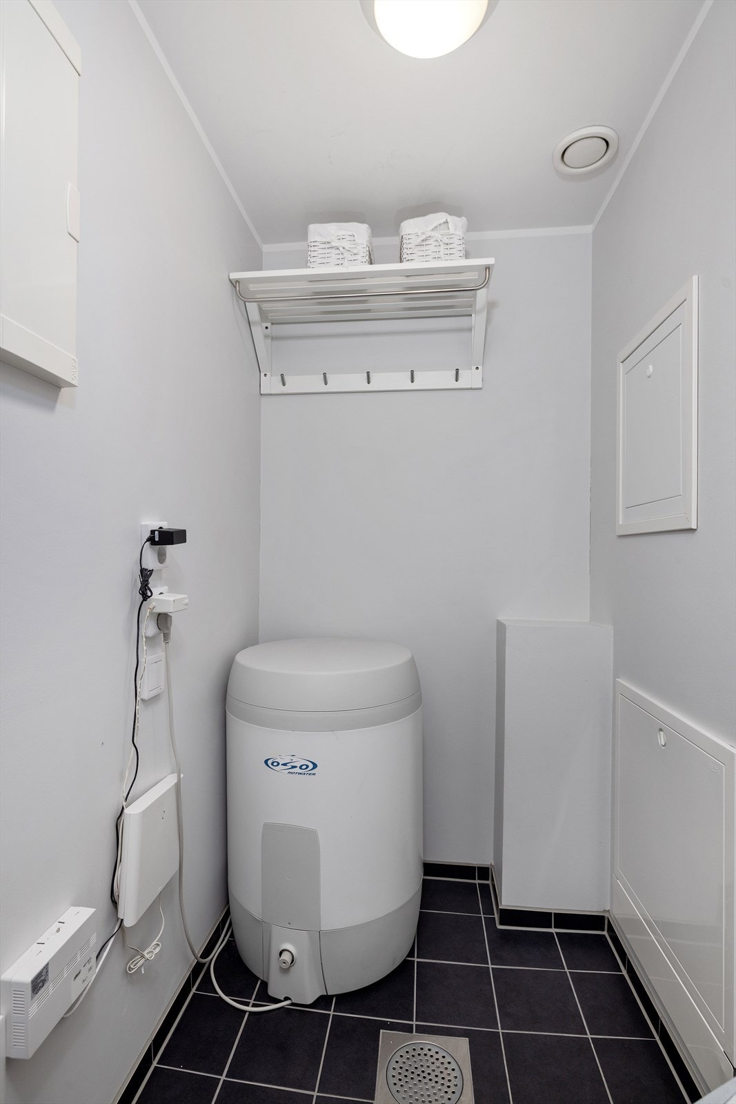 Innvendig bod/teknisk rom. Galleribilde