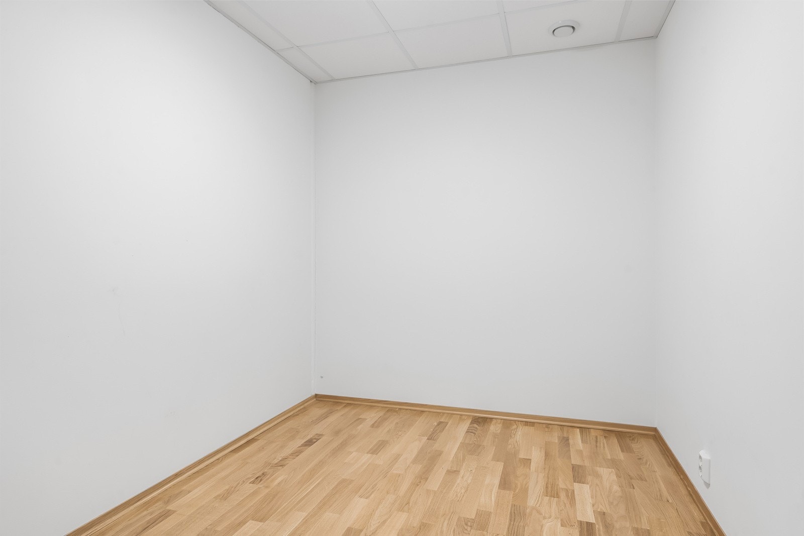 Invendig bod med plass til diverse lagring Galleribilde