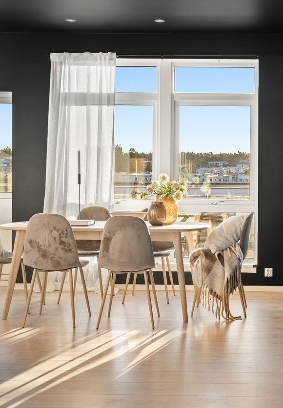 God takhøyde gir en fin romfølelse. Galleribilde