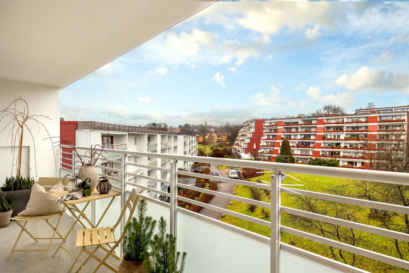 Et perfekt sted å starte dagen med fin utsikt over fellesområdene med morgensol Galleribilde