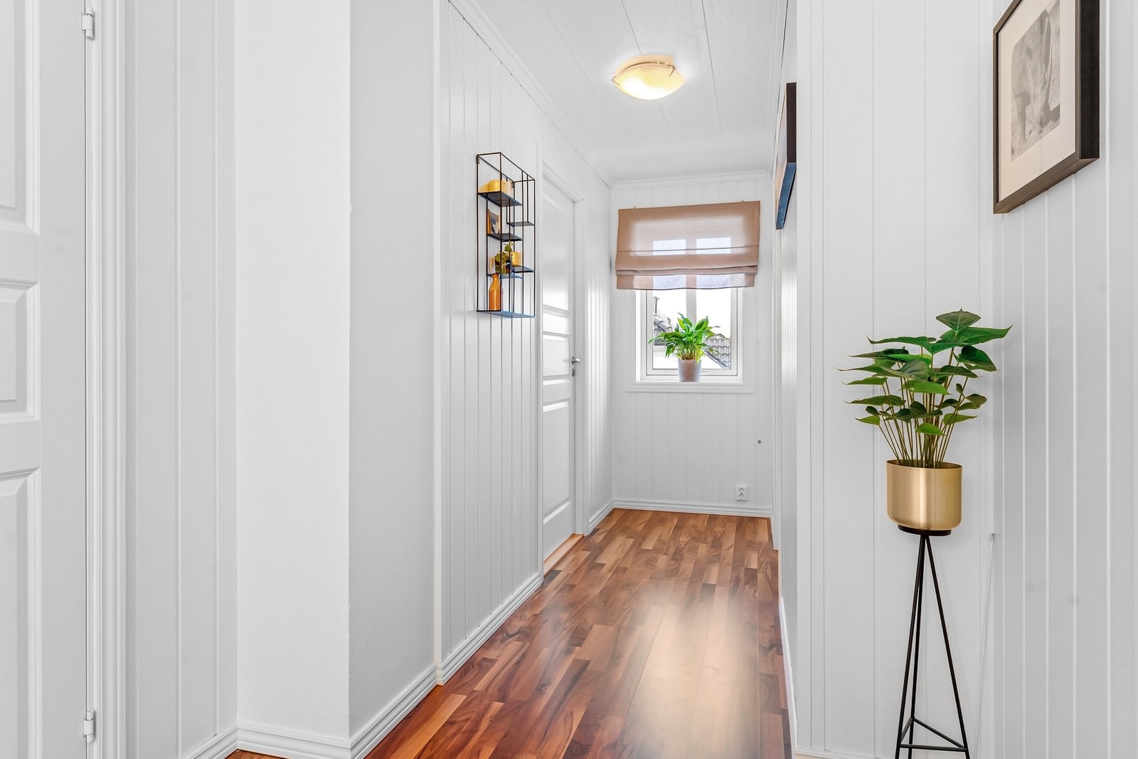 Gang 2. etasje har et areal ifølge mottatte tegninger på ca. 7,5 kvm. Galleribilde