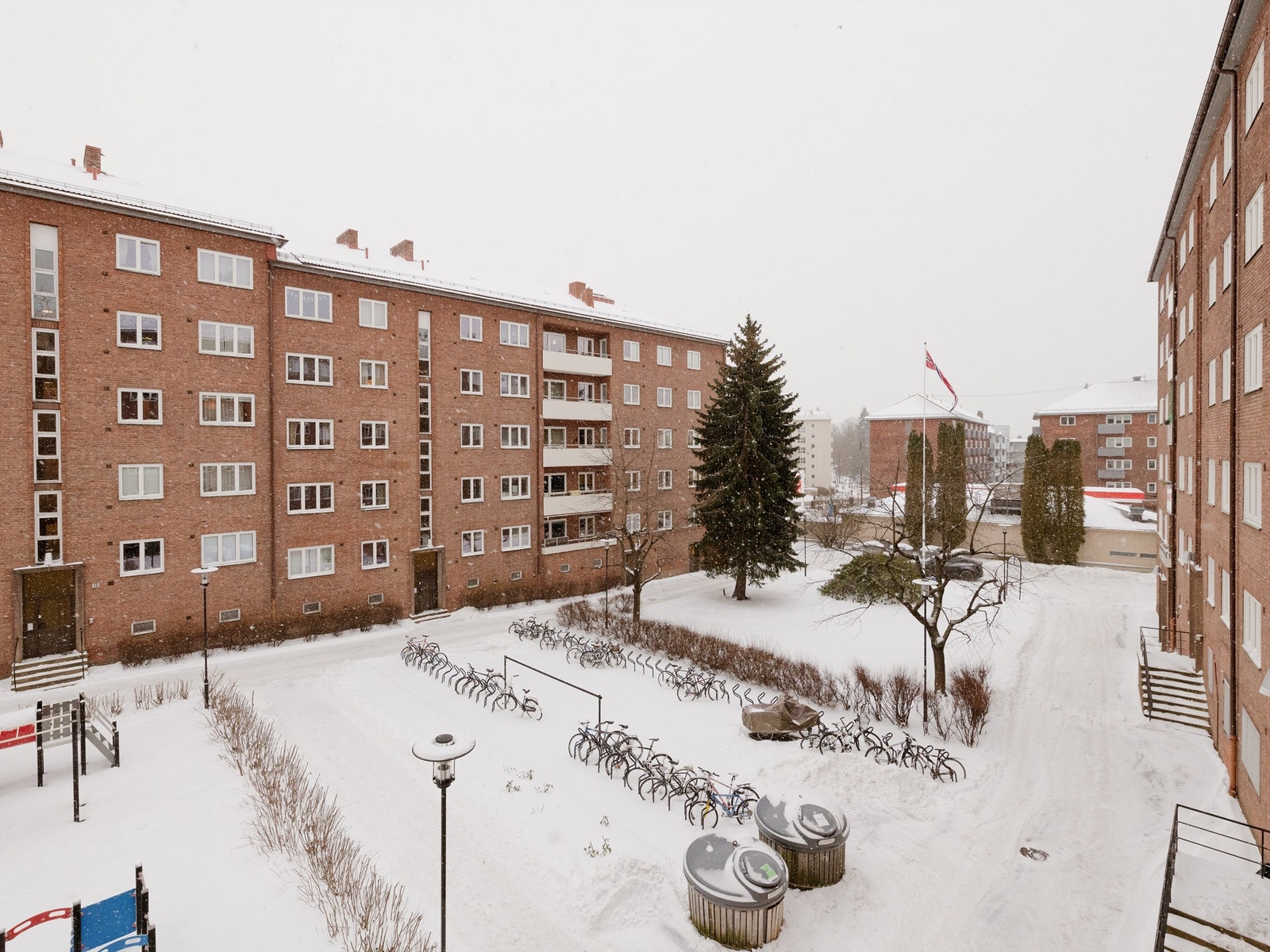 Soverommene vender mot rolig bakgård. Galleribilde
