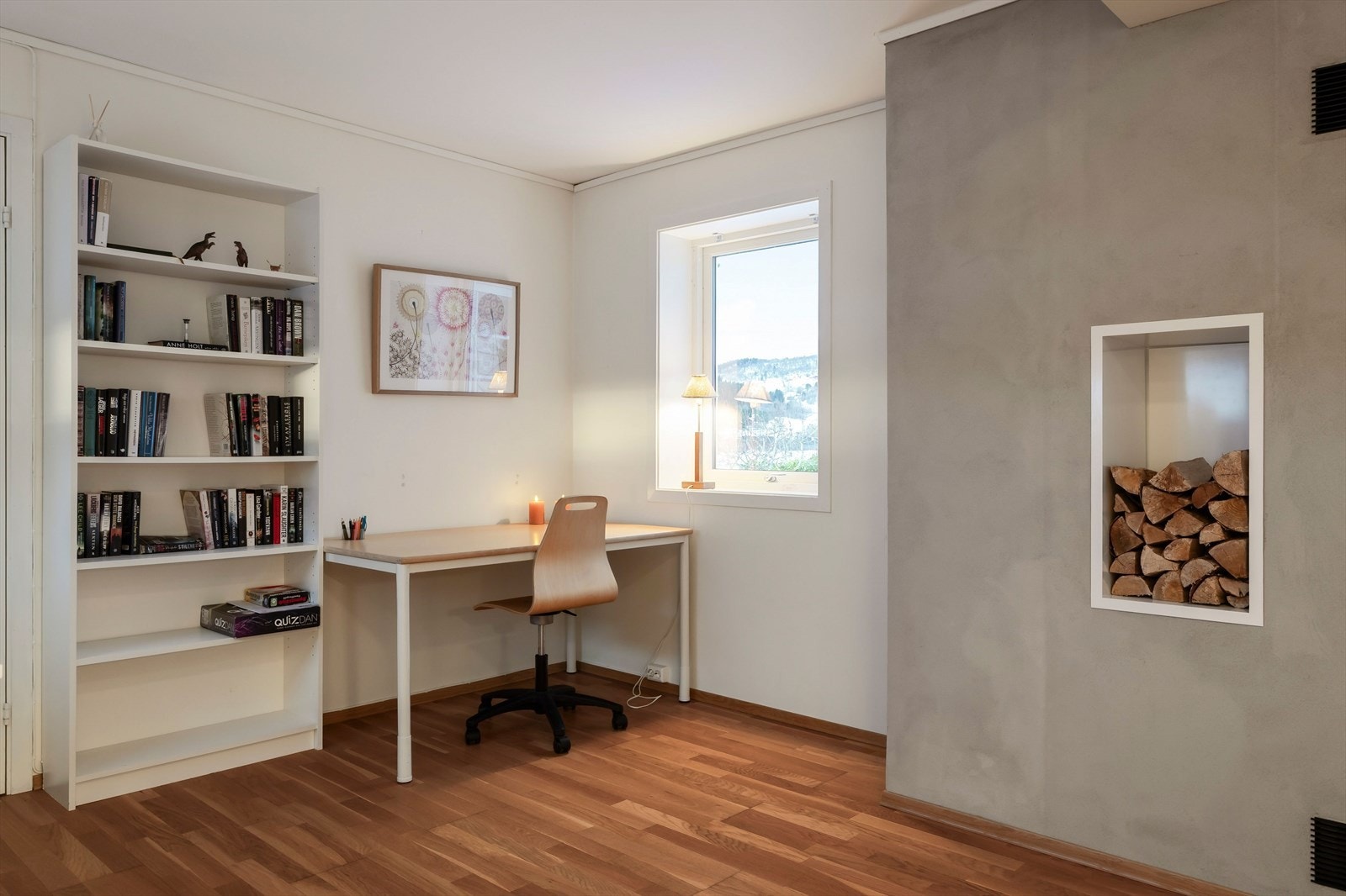 Her kan man med enkle grep gjøre om til et ekstra soverom. Galleribilde