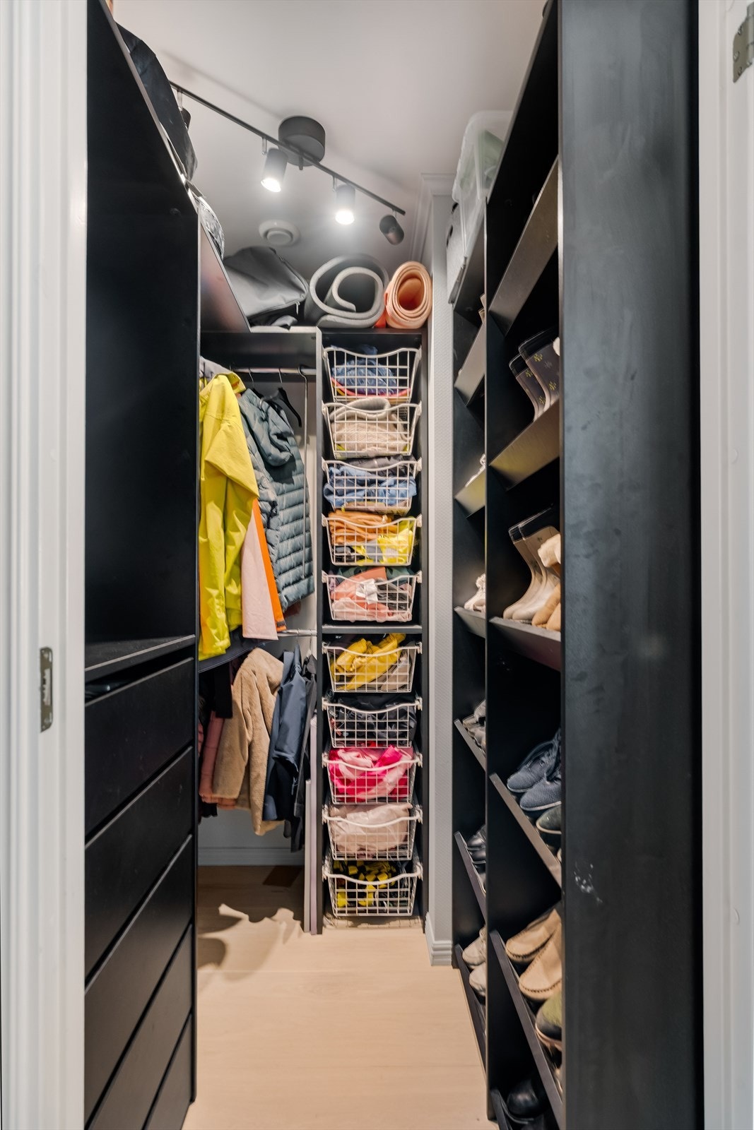 Godt utnyttet bod-/oppbevaringsløsning. Galleribilde