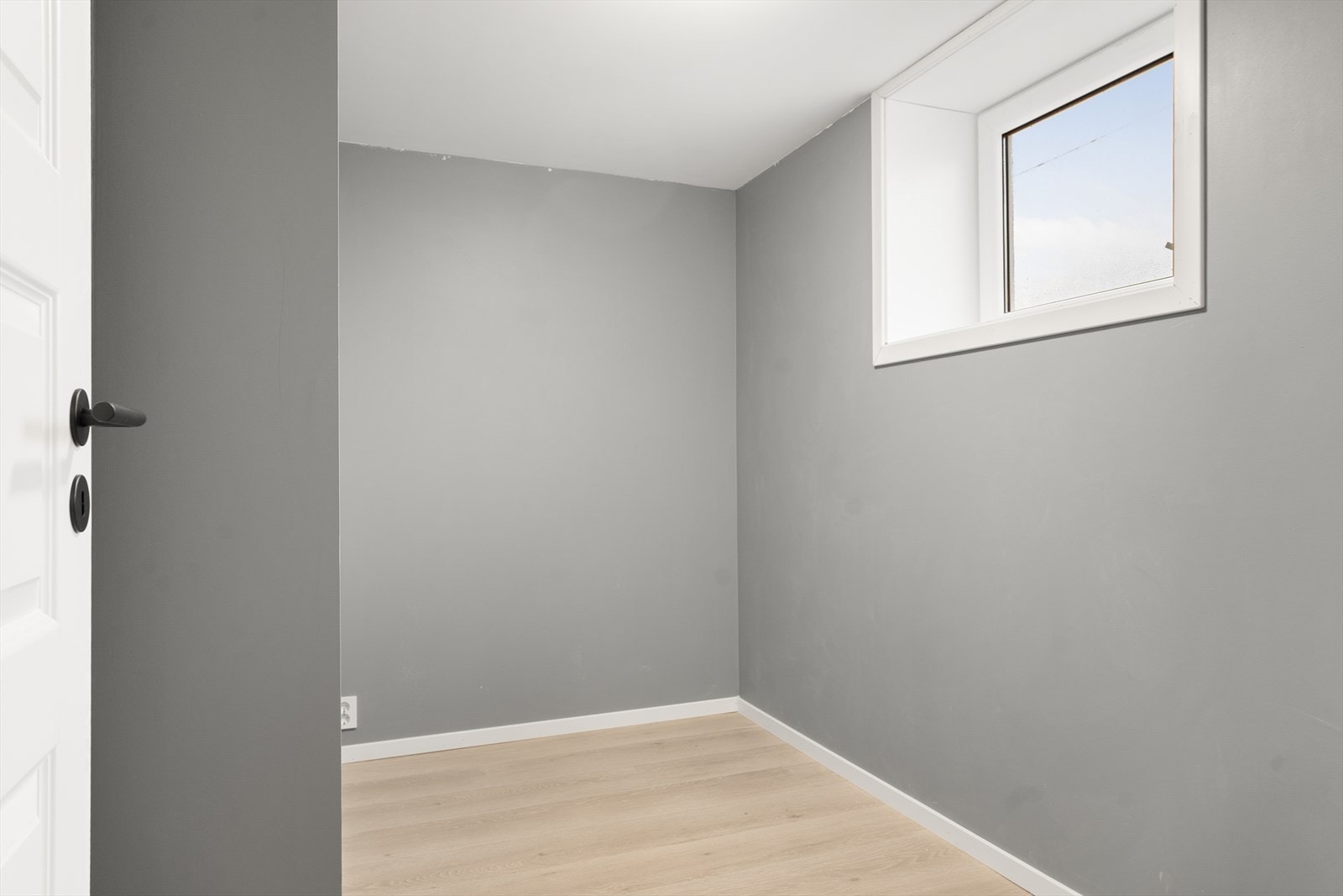 Kjelleren er innredet med to soverom (ikke godkjente oppholdsrom). Galleribilde