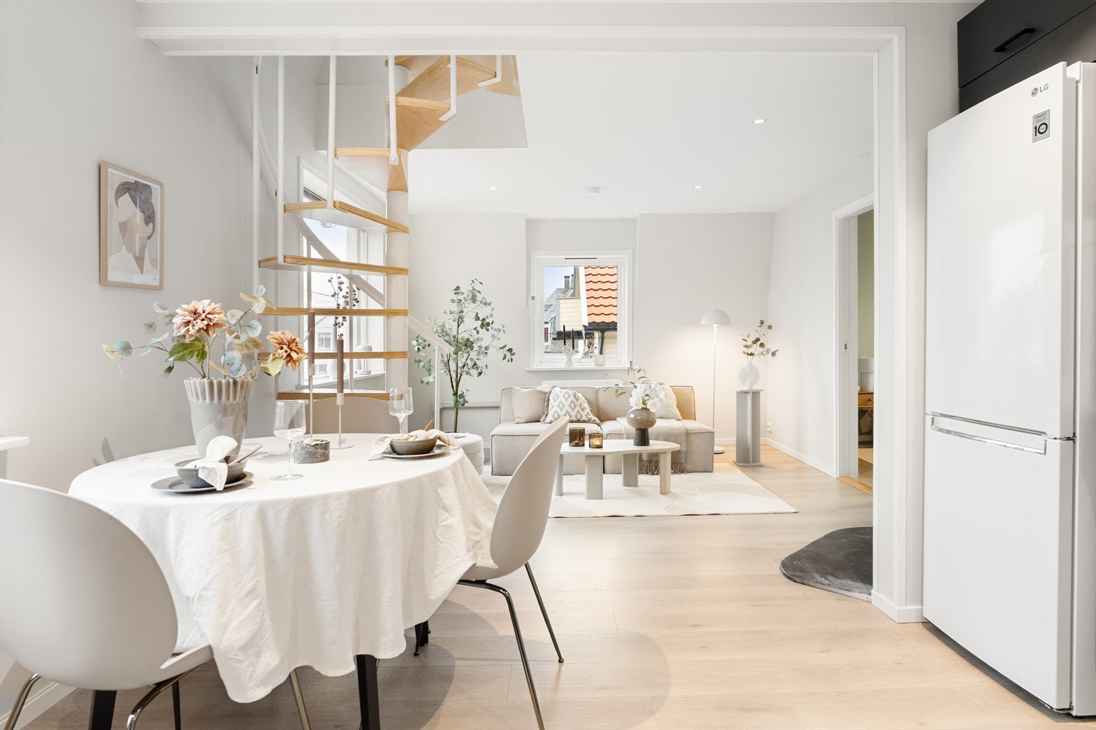 2. etasje - Stue/kjøkken. Galleribilde