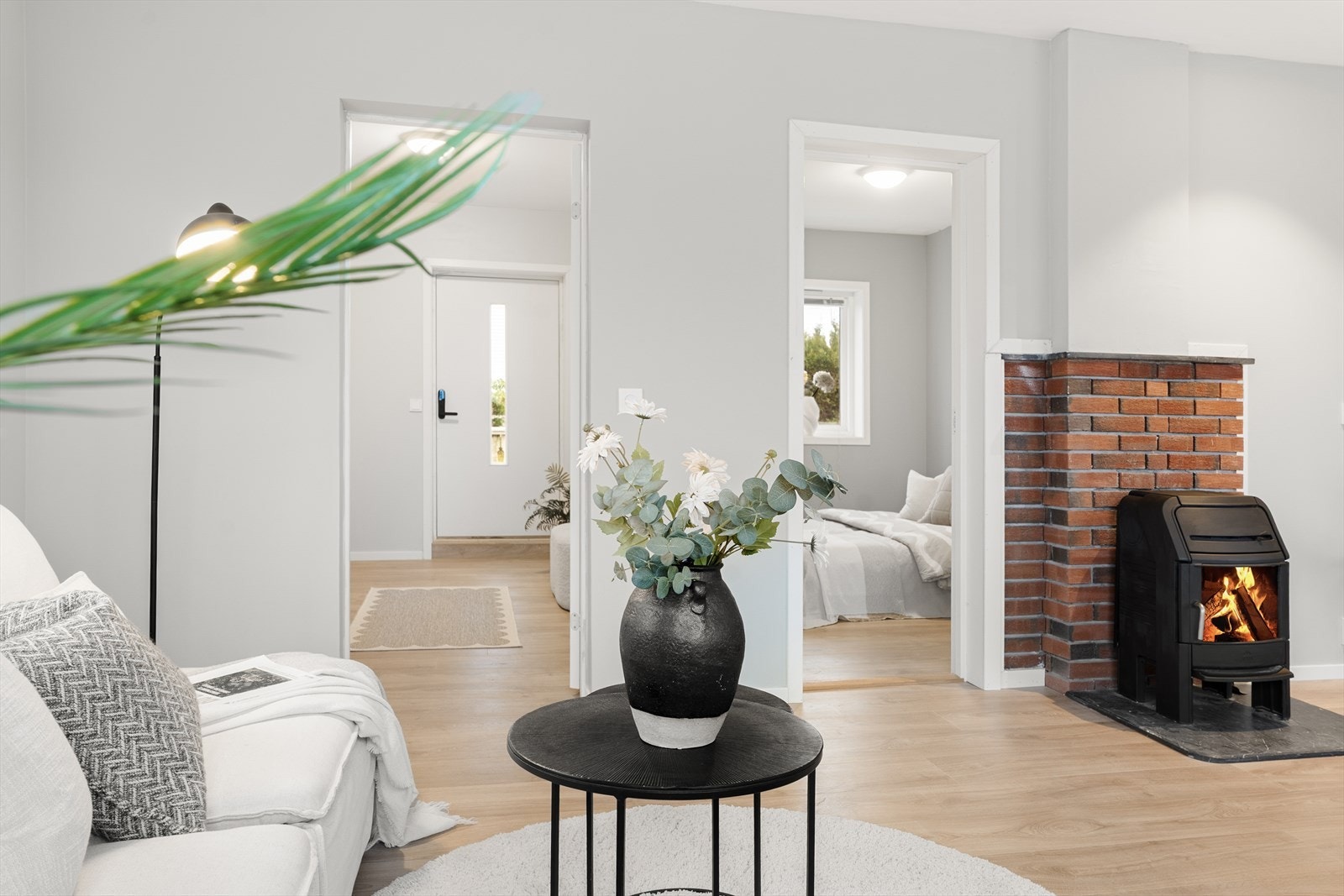 Stue mot entré/hall og soverom. Galleribilde