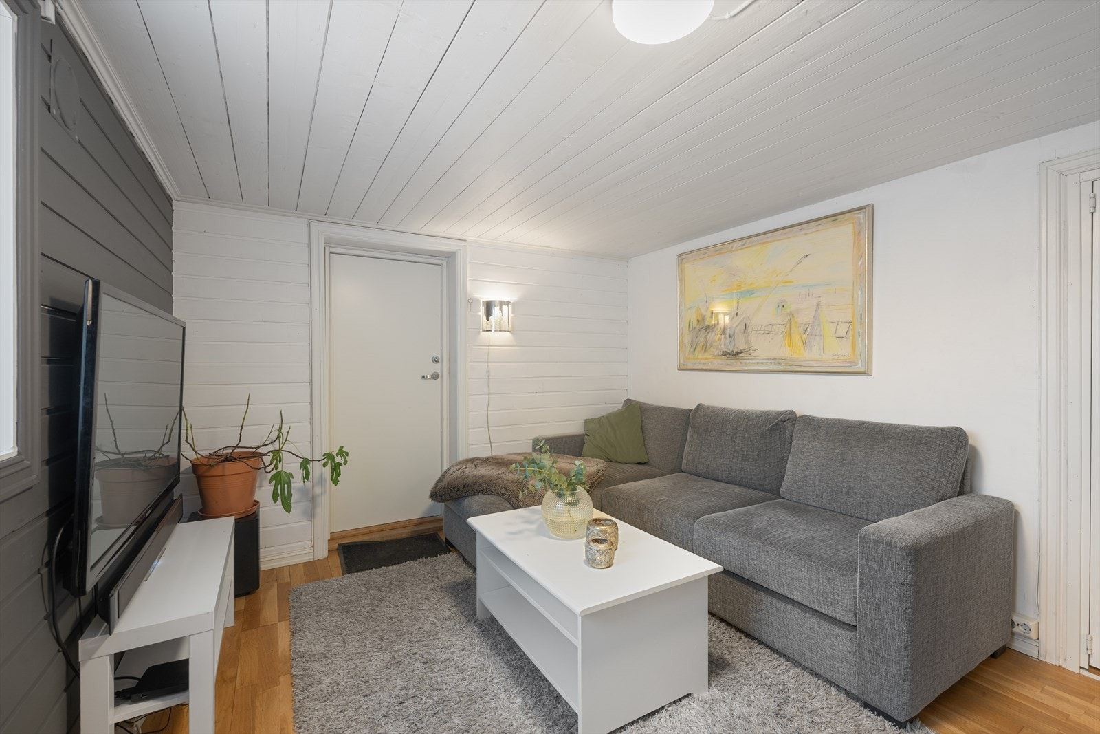 Pen kjellerstue med utgang Galleribilde