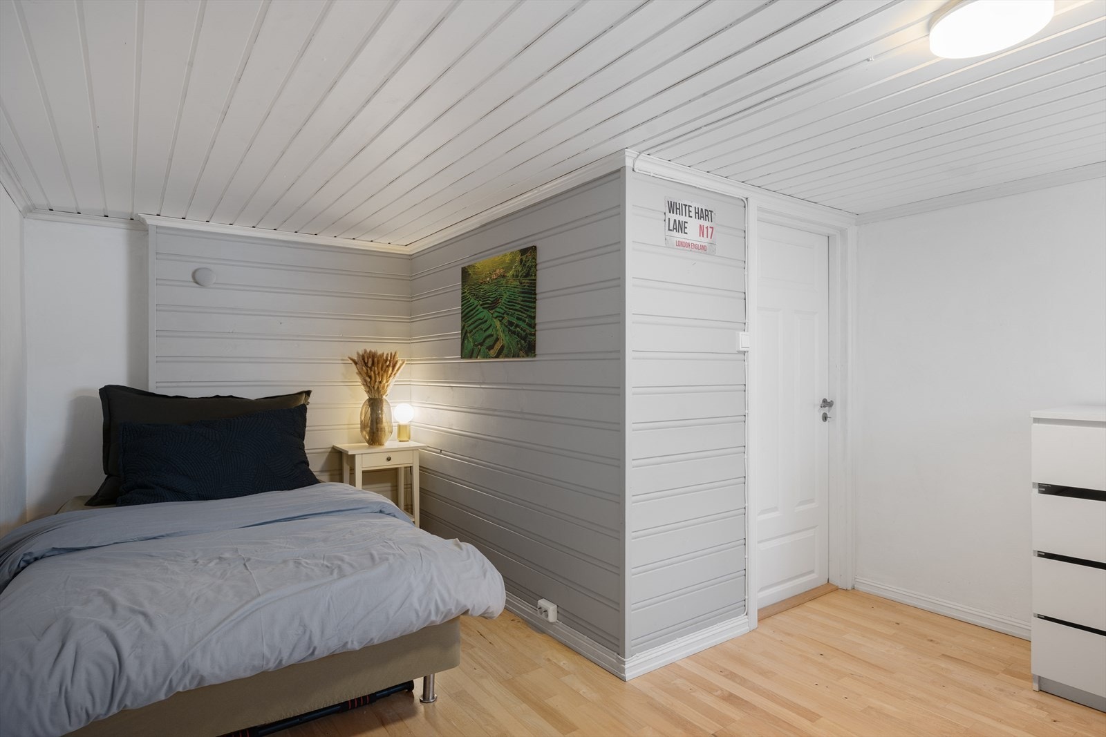 Romslig Soverom 3/ innredet rom Galleribilde