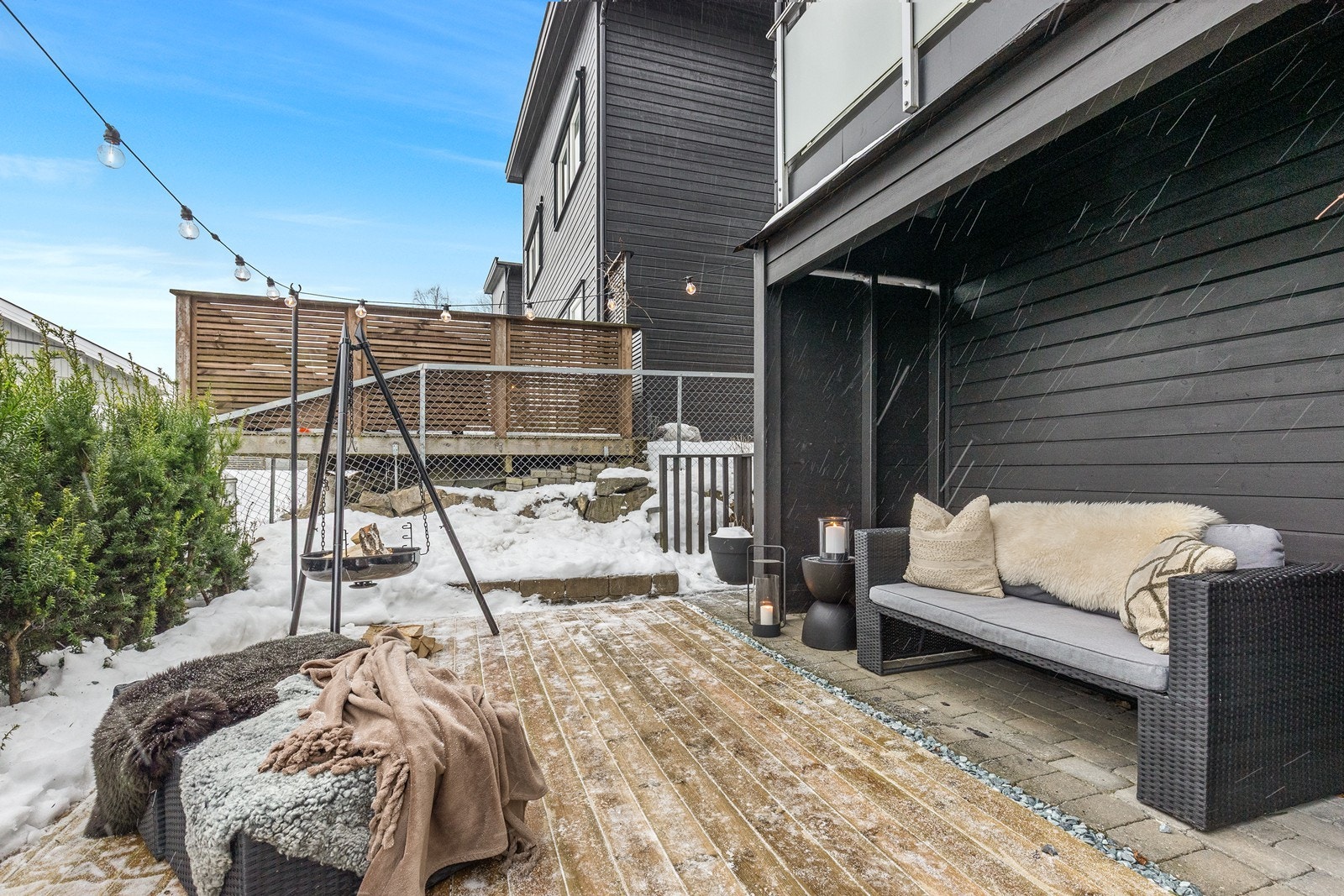 Beliggenheten er attraktiv med nærhet til Seierstenmarka, skoler og barnehager. Galleribilde