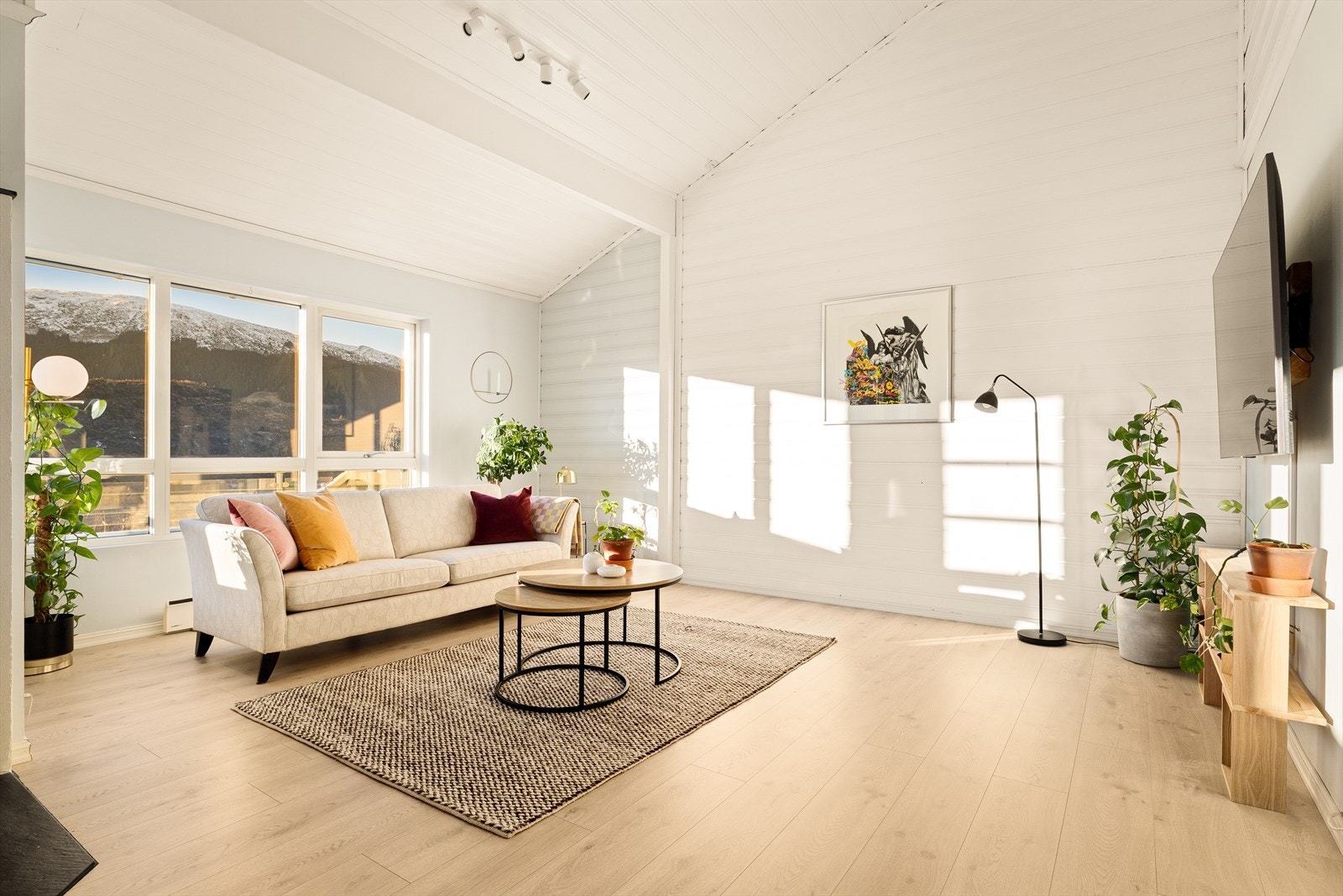 Boligen har en lys og innbydende stue på på 32,1 m². Galleribilde