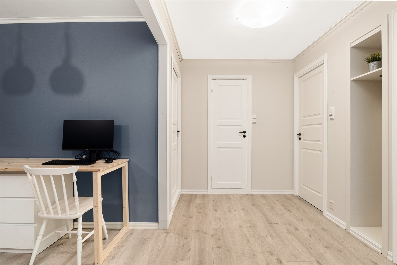 Gang som leder til soverom, bad og vaskerom. Galleribilde