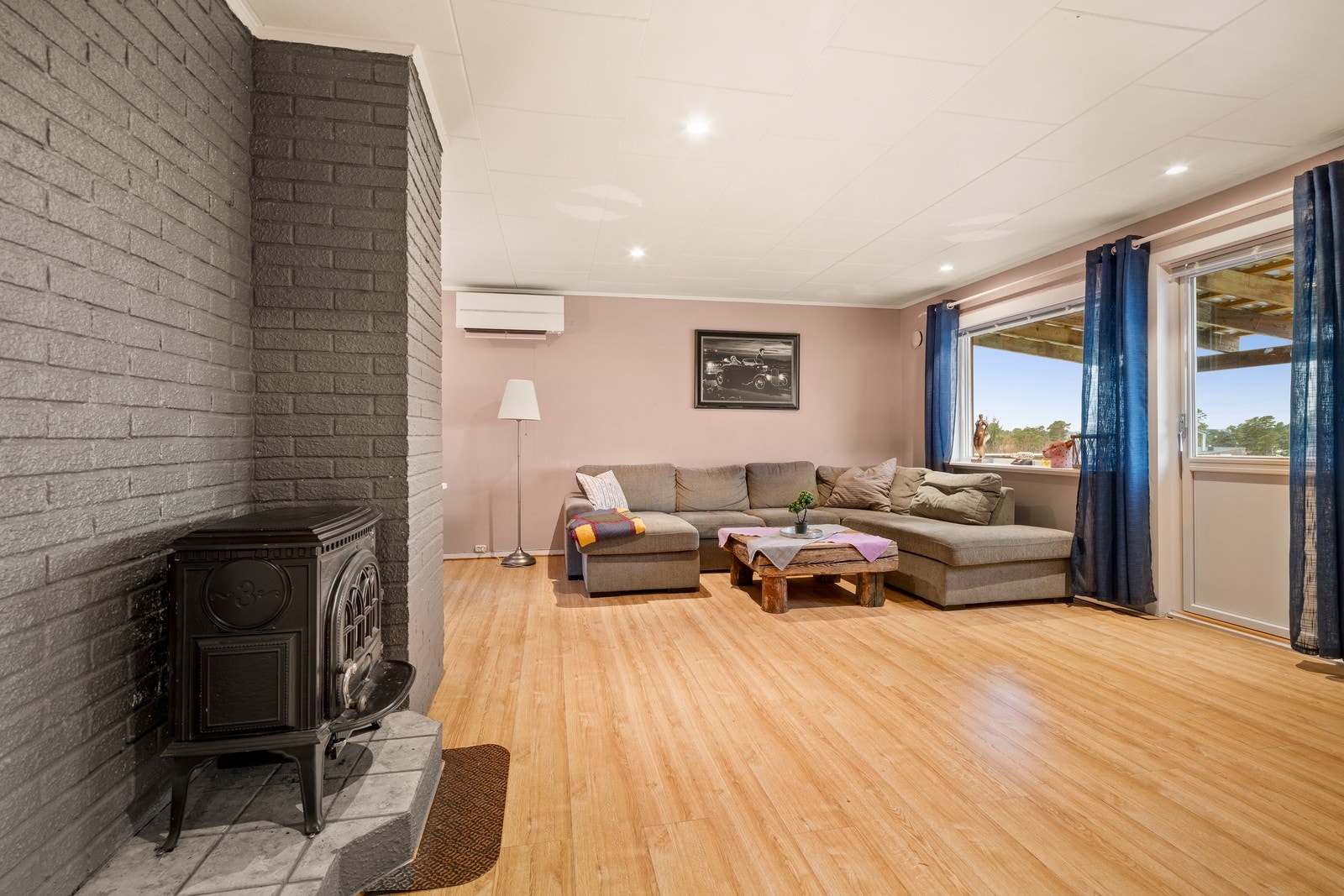 Stuens størrelse og utforming gir mange muligheter for innredning etter egen smak. Galleribilde