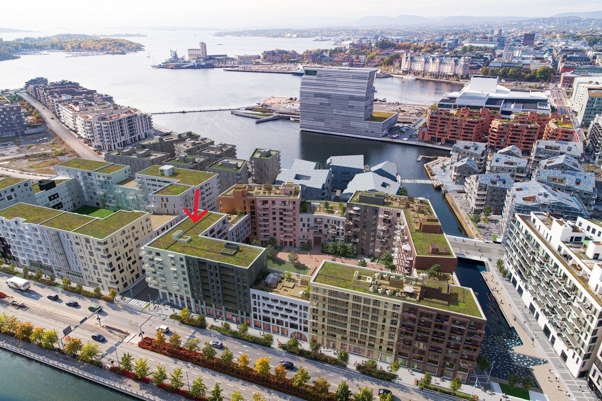 Rød pil viser leilighetens plassering Galleribilde