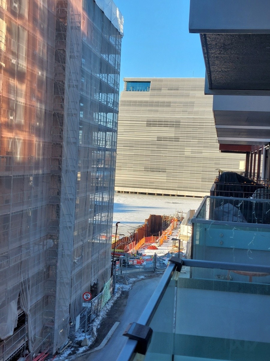 Fortsatt fjordgløtt fra balkongen Galleribilde