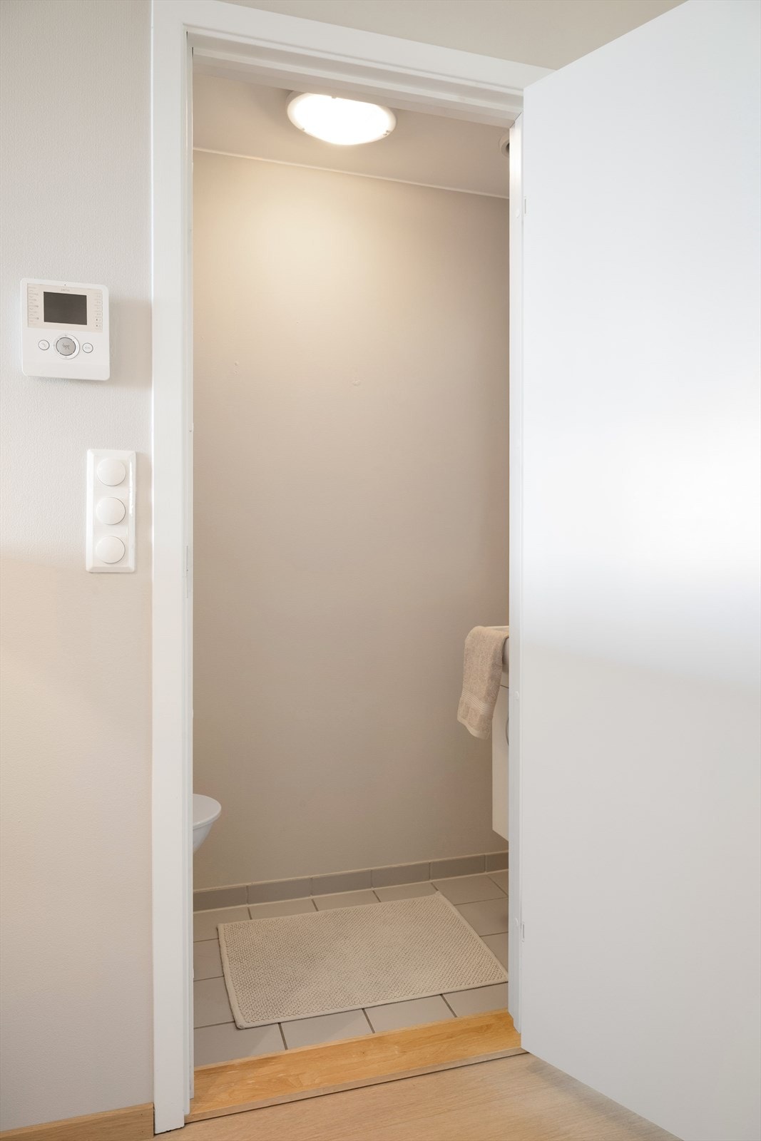 Praktisk gjestetoalett i 5. etasje ( ved stue og kjøkken) Galleribilde