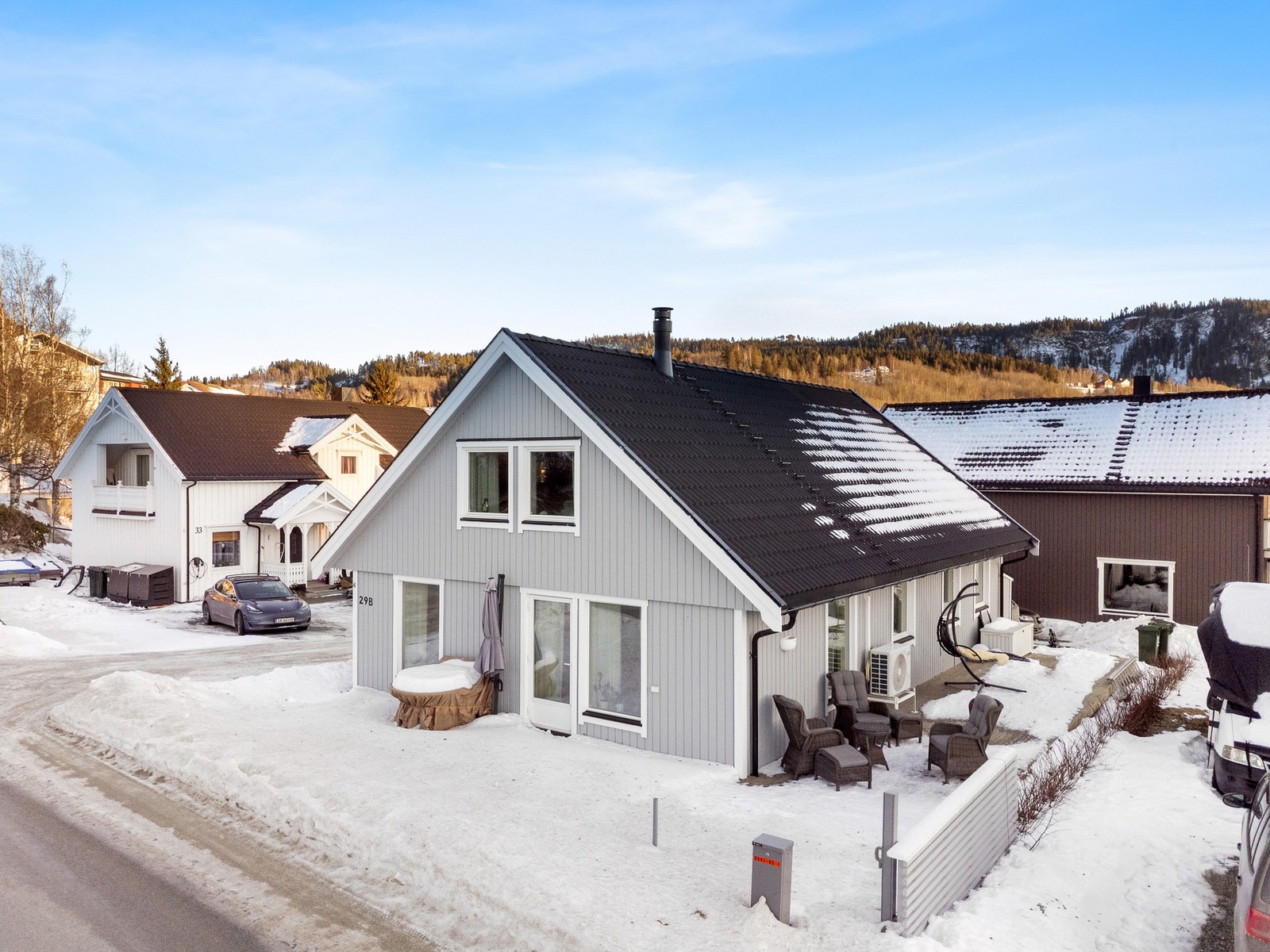 Det er rikelig med p-plasser på egen tomt. Galleribilde