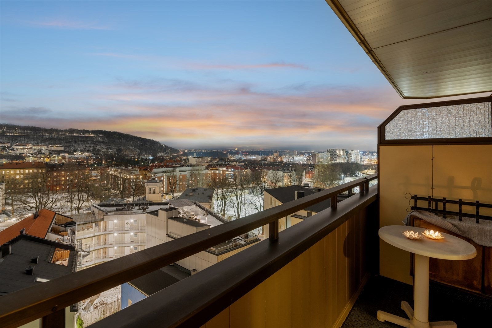 Balkongen er på 7 kvm og ligger sydvendt. Galleribilde