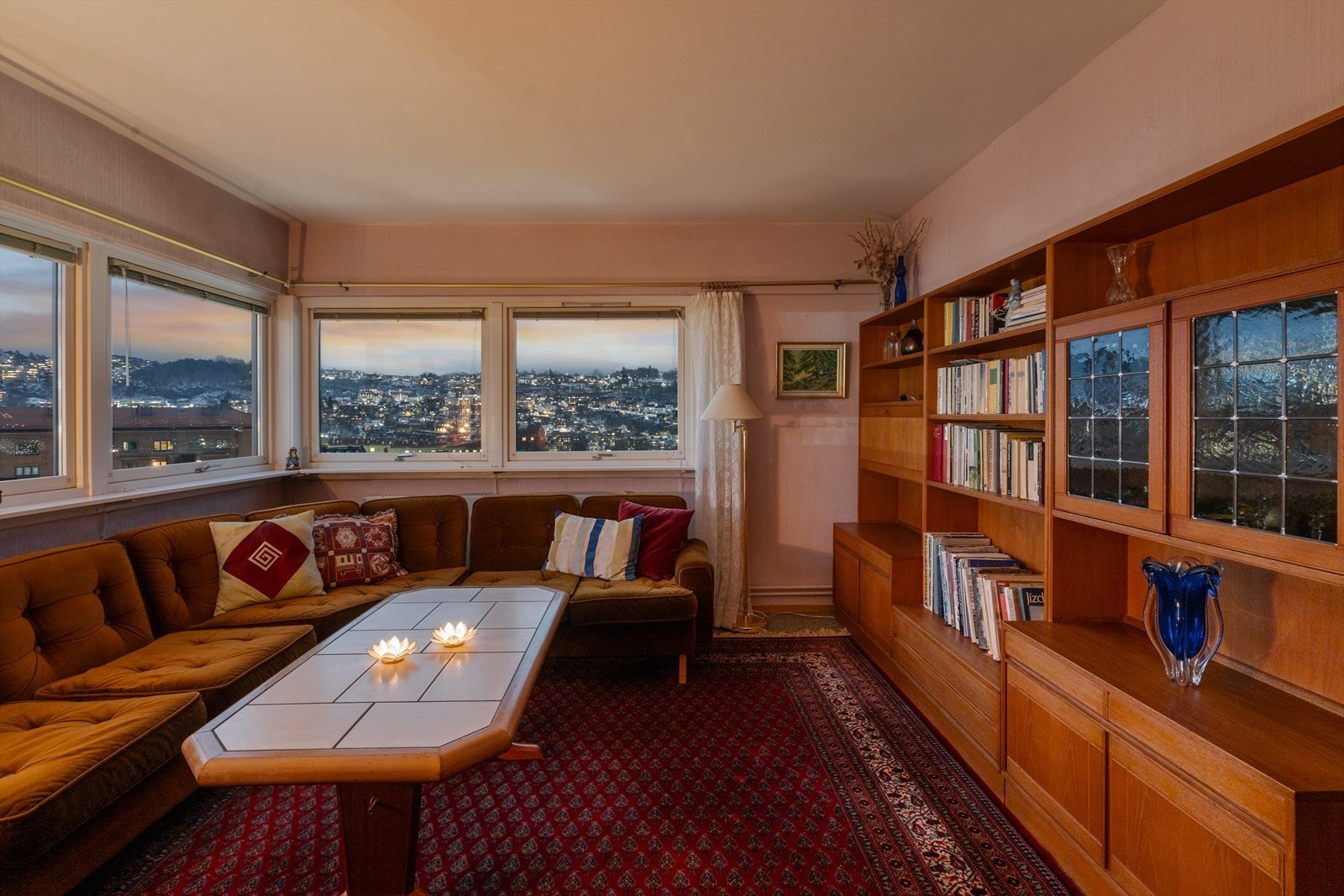 Leiligheten har en fin rominndeling som gir et solid utgangspunkt for å skape et hjem tilpasset egne behov og ønsker. Galleribilde