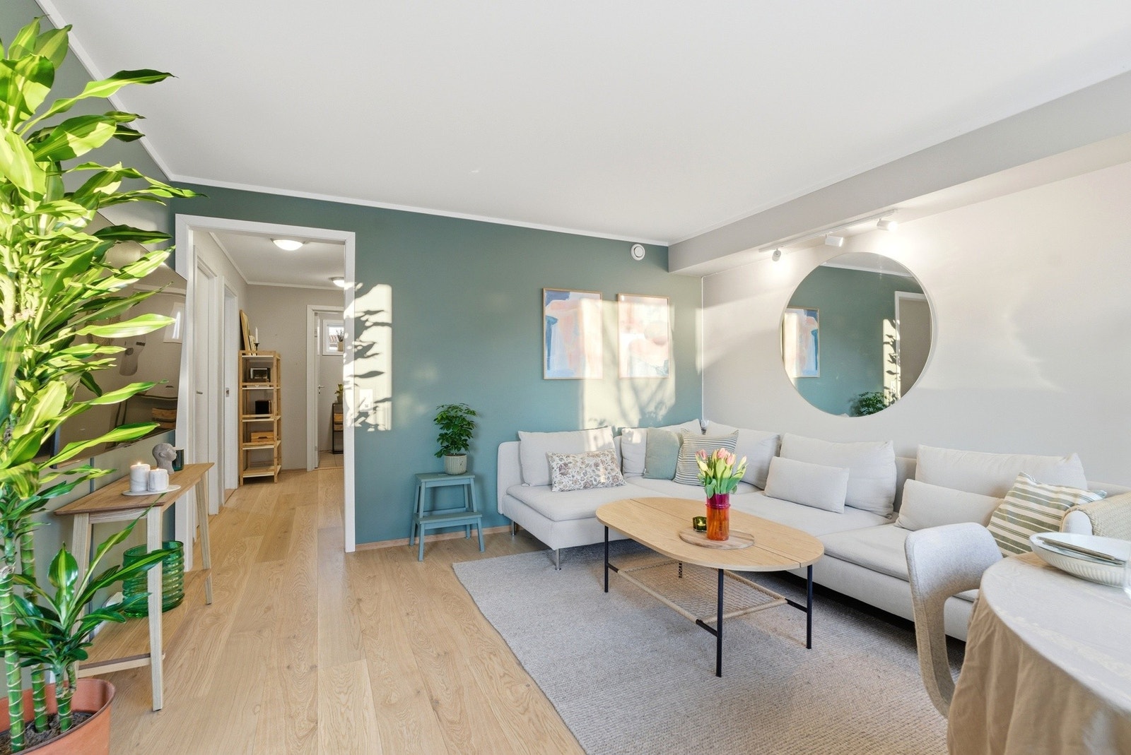 Det er gulvvarme i stue, kjøkken, bad, gang og entré. Galleribilde