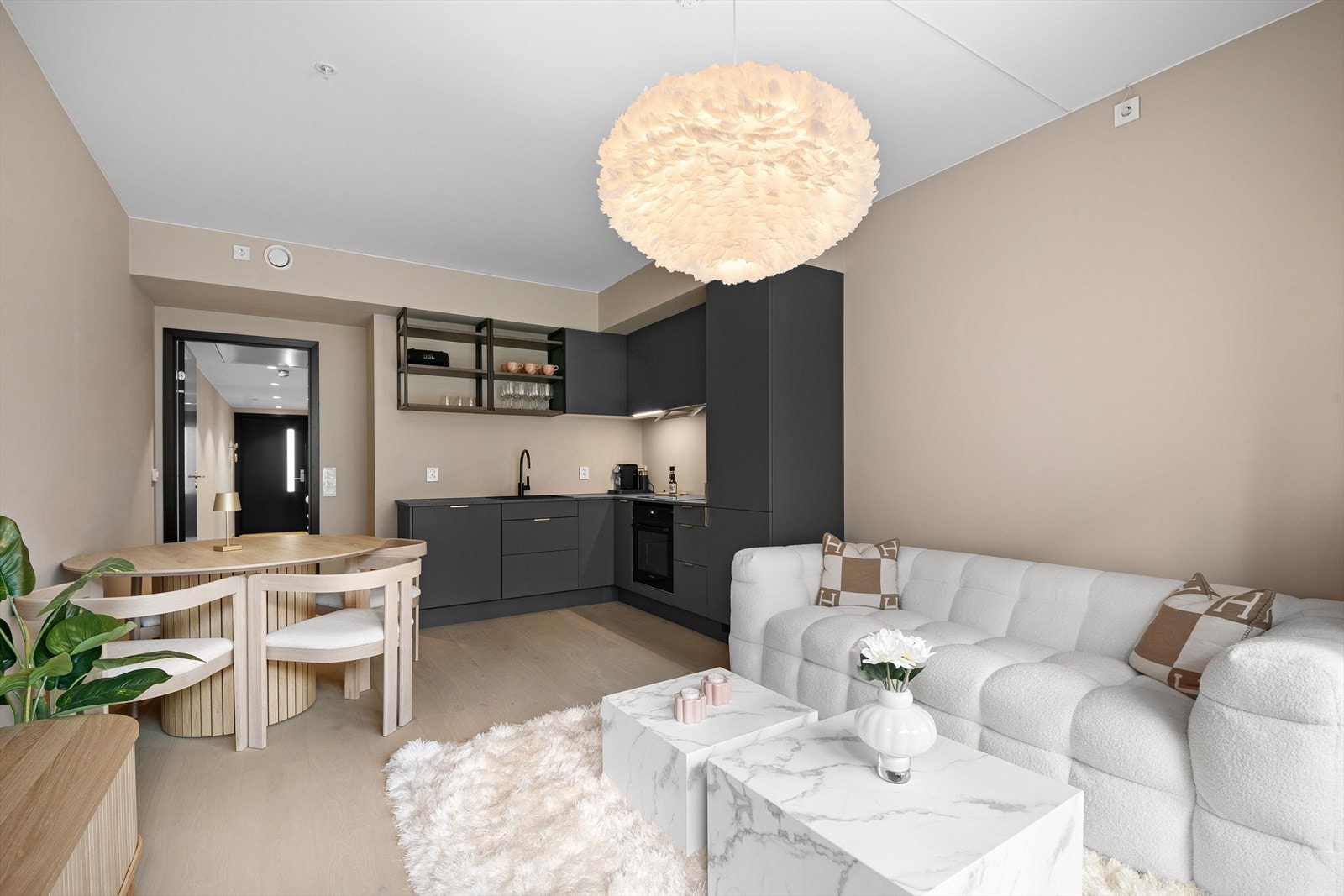 Velkommen til Prinsessealléen 2H, en nyoppført og lekker selveierleilighet beliggende i et sentralt og attraktivt område. Galleribilde