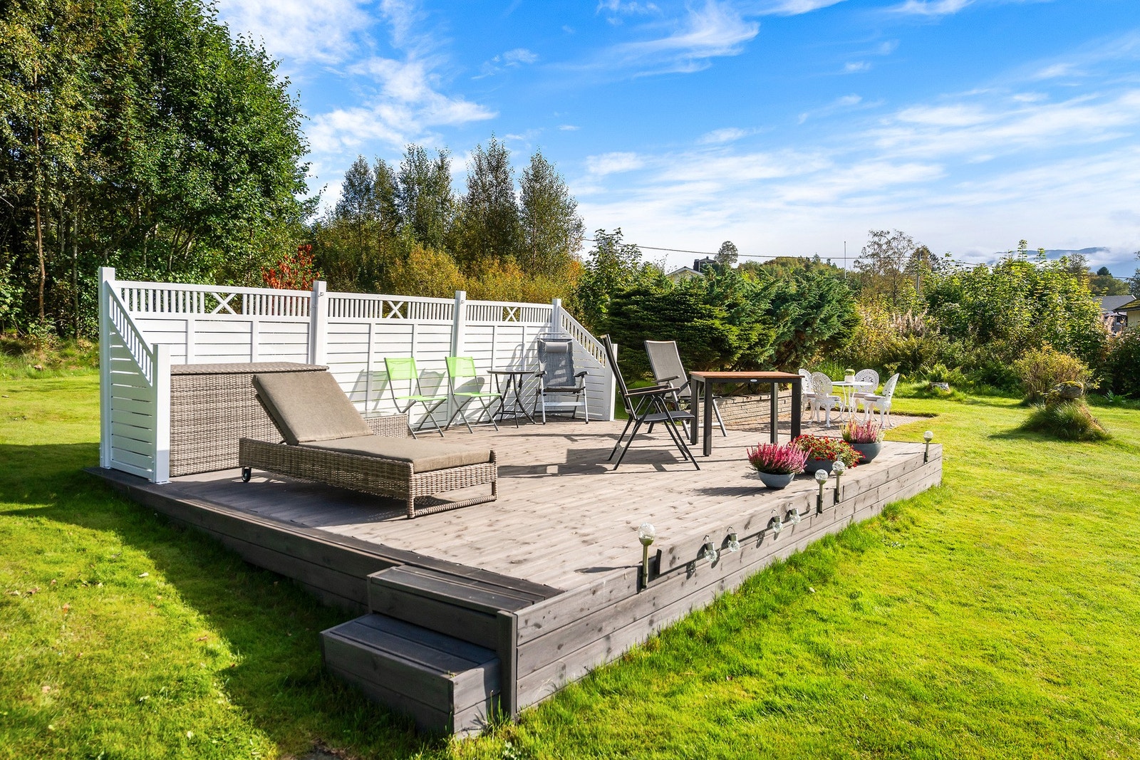 Eiendommen har flere, fine uteområder. Galleribilde