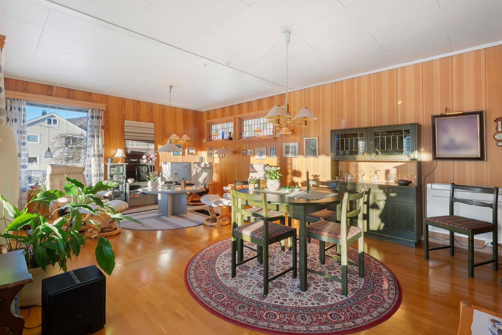 Boligen har en romslig stue. Galleribilde