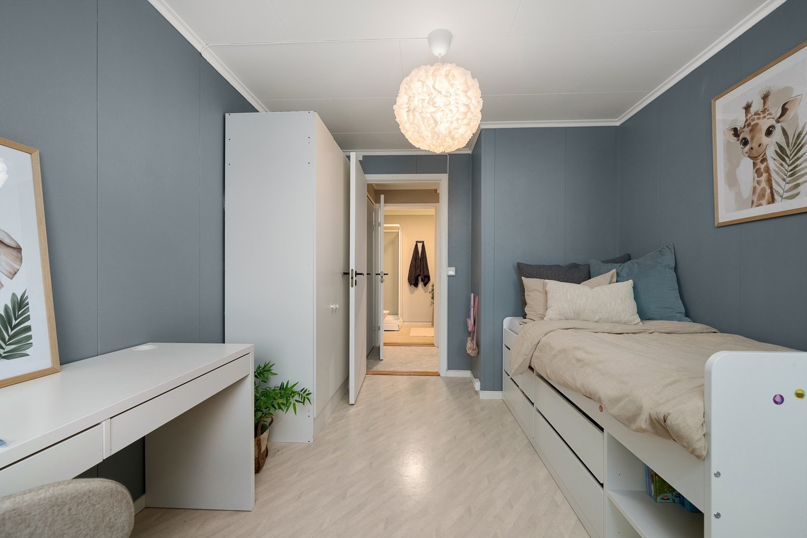 Garderobeskap også her. Galleribilde