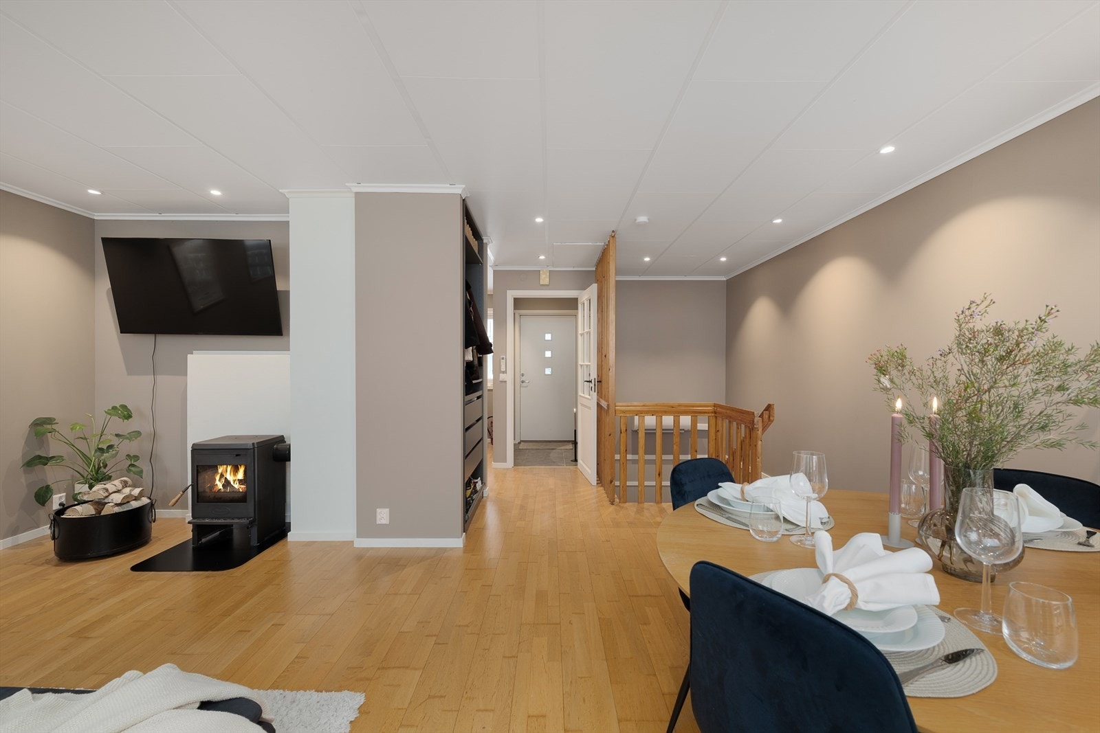 Spotter i himlingen. Galleribilde