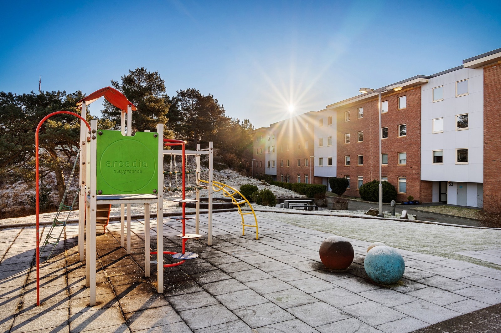 - Dette er en innholdsrik og funksjonell leilighet med attraktiv beliggenhet i et trygt og familievennlig borettslag - Galleribilde