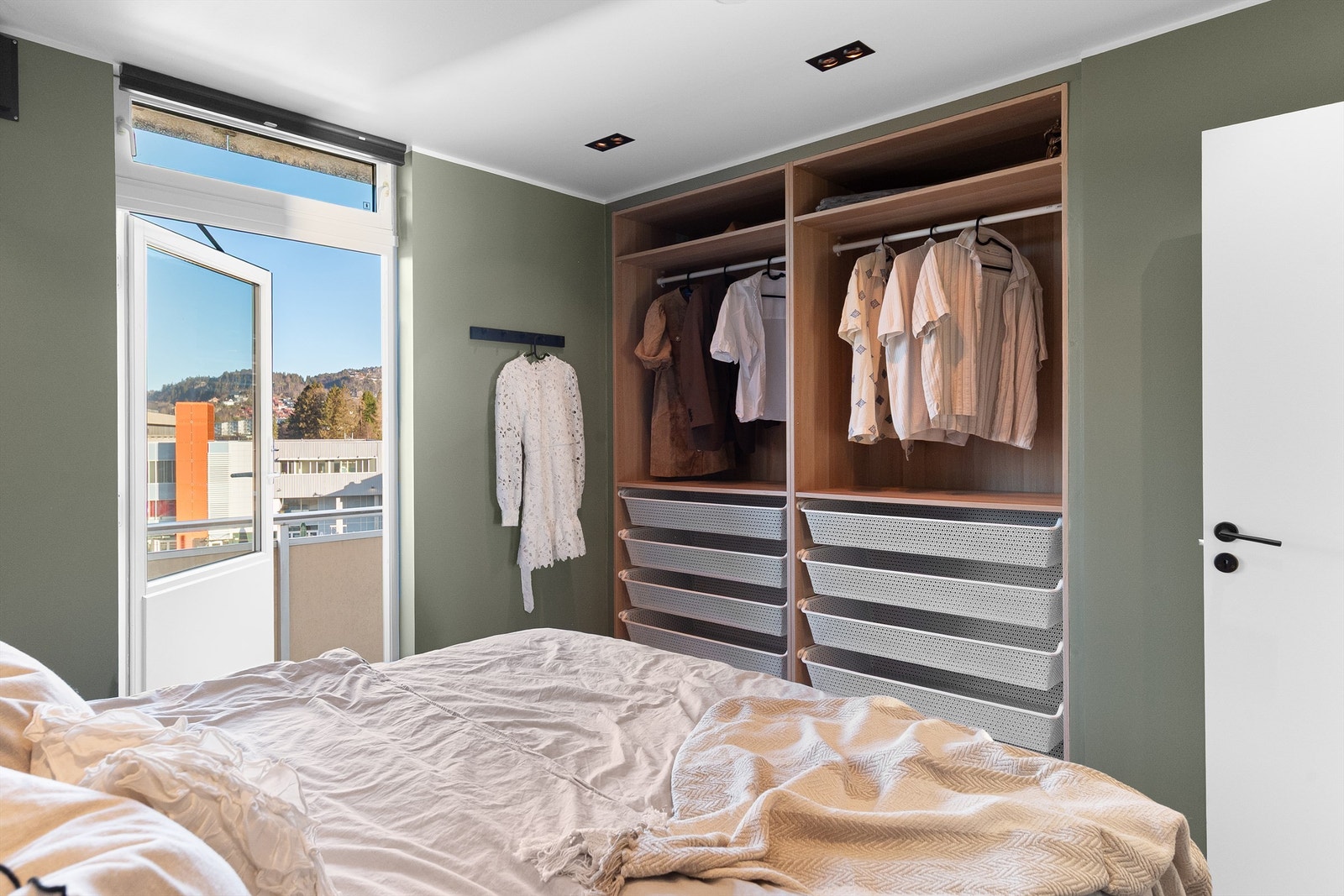 - Utgang til nordvendt balkong på ca. 6 kvm - Galleribilde