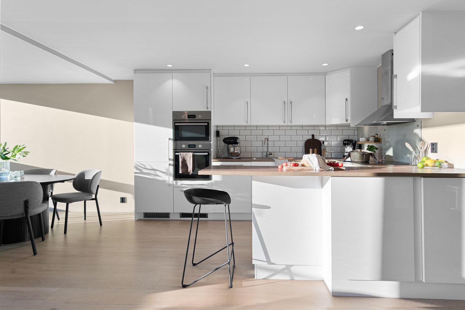 - Kjøkken og overflater ble pusset opp i 2019 - Galleribilde