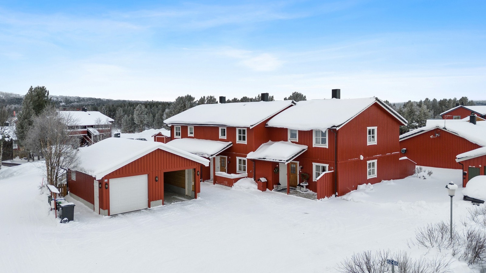 Det medfølger halvpart av dobbelgarasje. Galleribilde