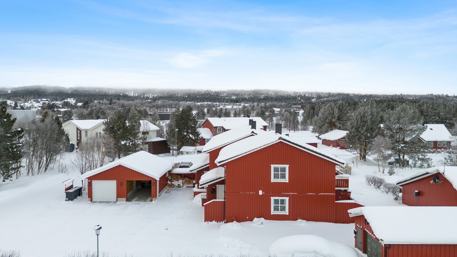 Fra eiendommen er det kort vei til Røros sentrum. Galleribilde