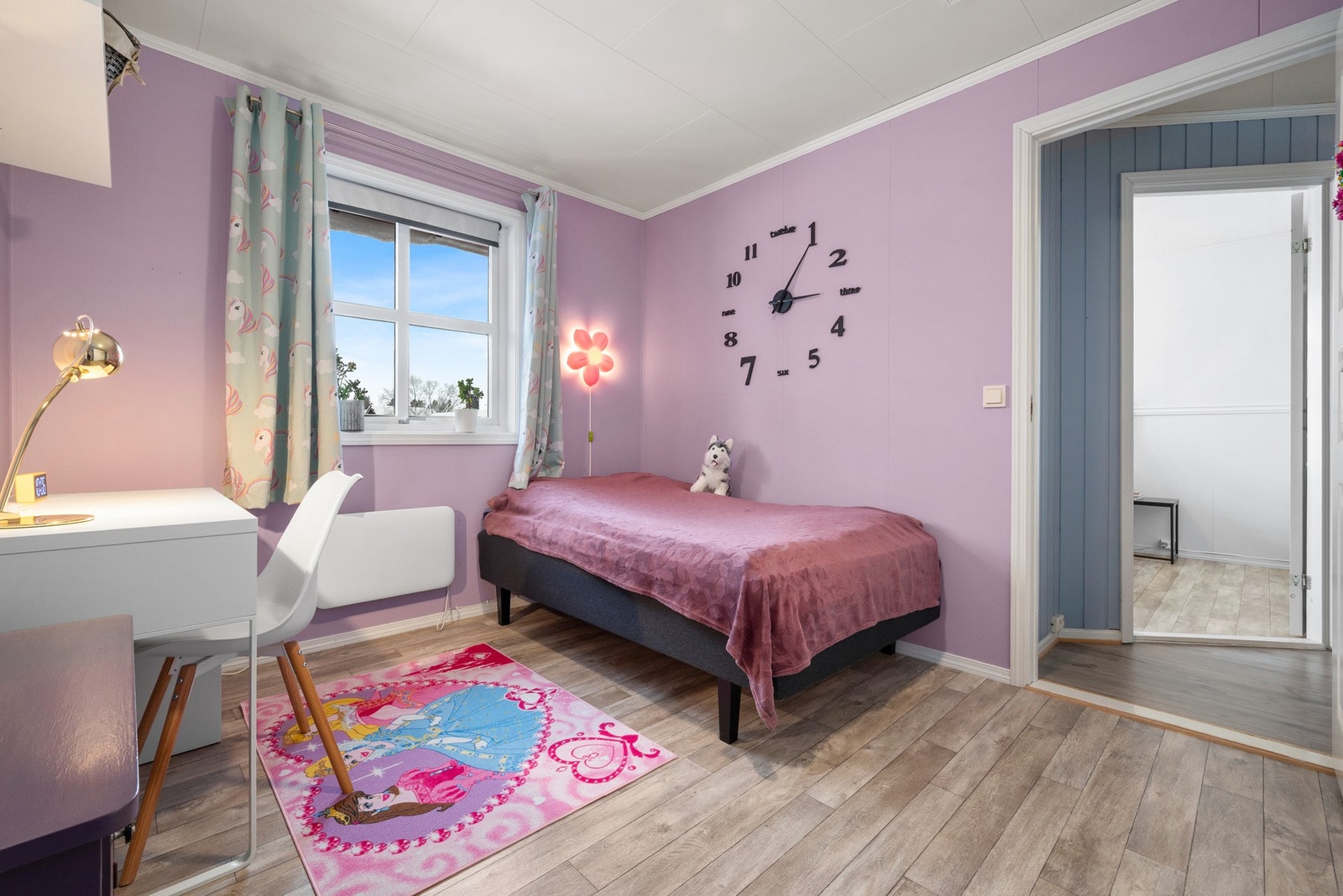 Soverom 2 er på 11m². Galleribilde