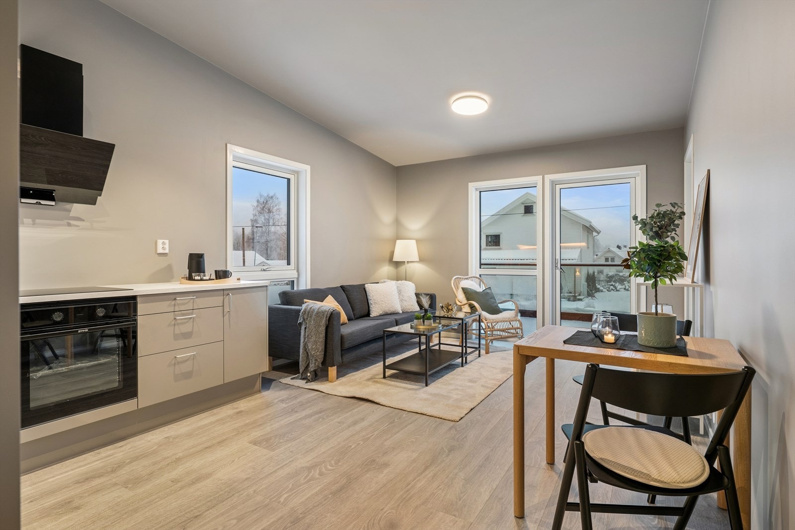 Ny leilighet med svært praktisk utformet med lys og åpen planløsning. Galleribilde