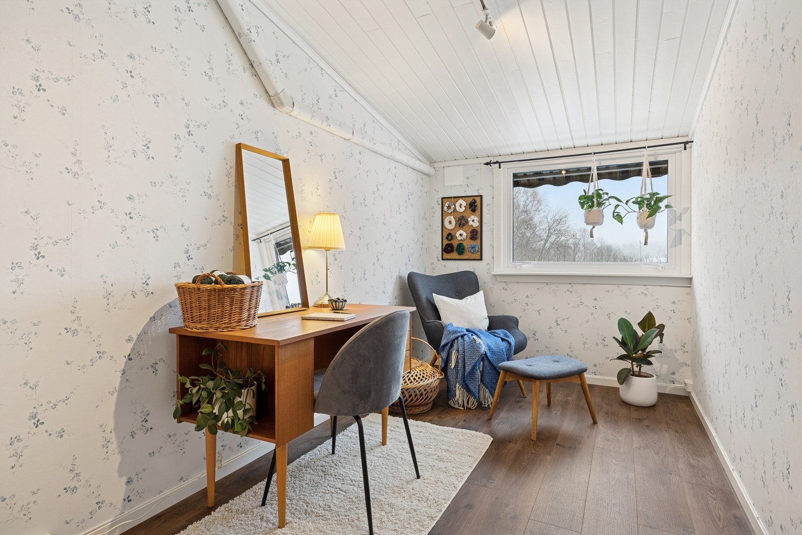 Fint barnerom eller kontor. Galleribilde