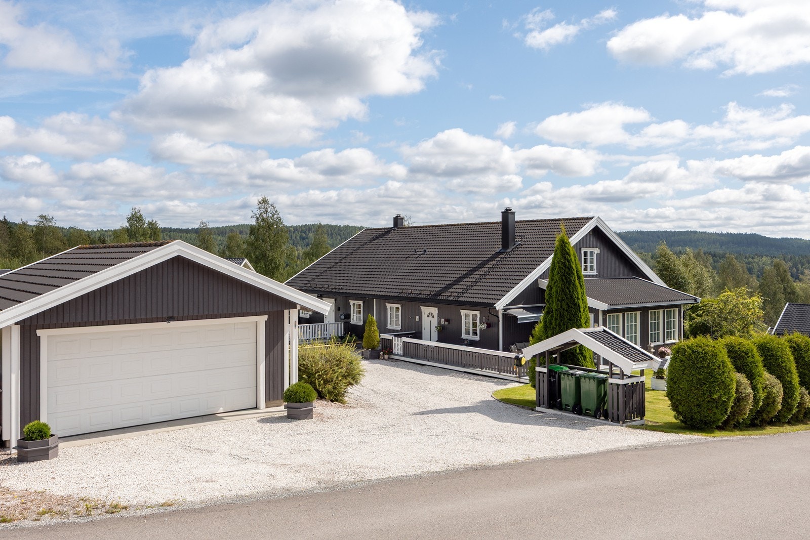 Aktiv Eiendomsmegling v/Kenneth Sverre har gleden av å presentere Steinbyveien 35! Foto: Svein Michaelsen Galleribilde