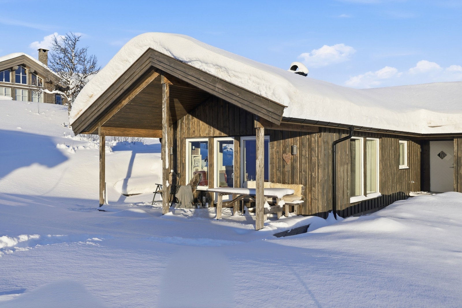 Romslig, selveier tomt på ca 1 mål Galleribilde