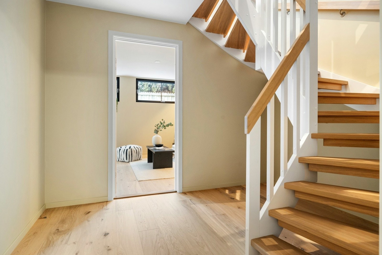 Underetasjen byr på romslige rom og god oppbevaringsplass. Galleribilde