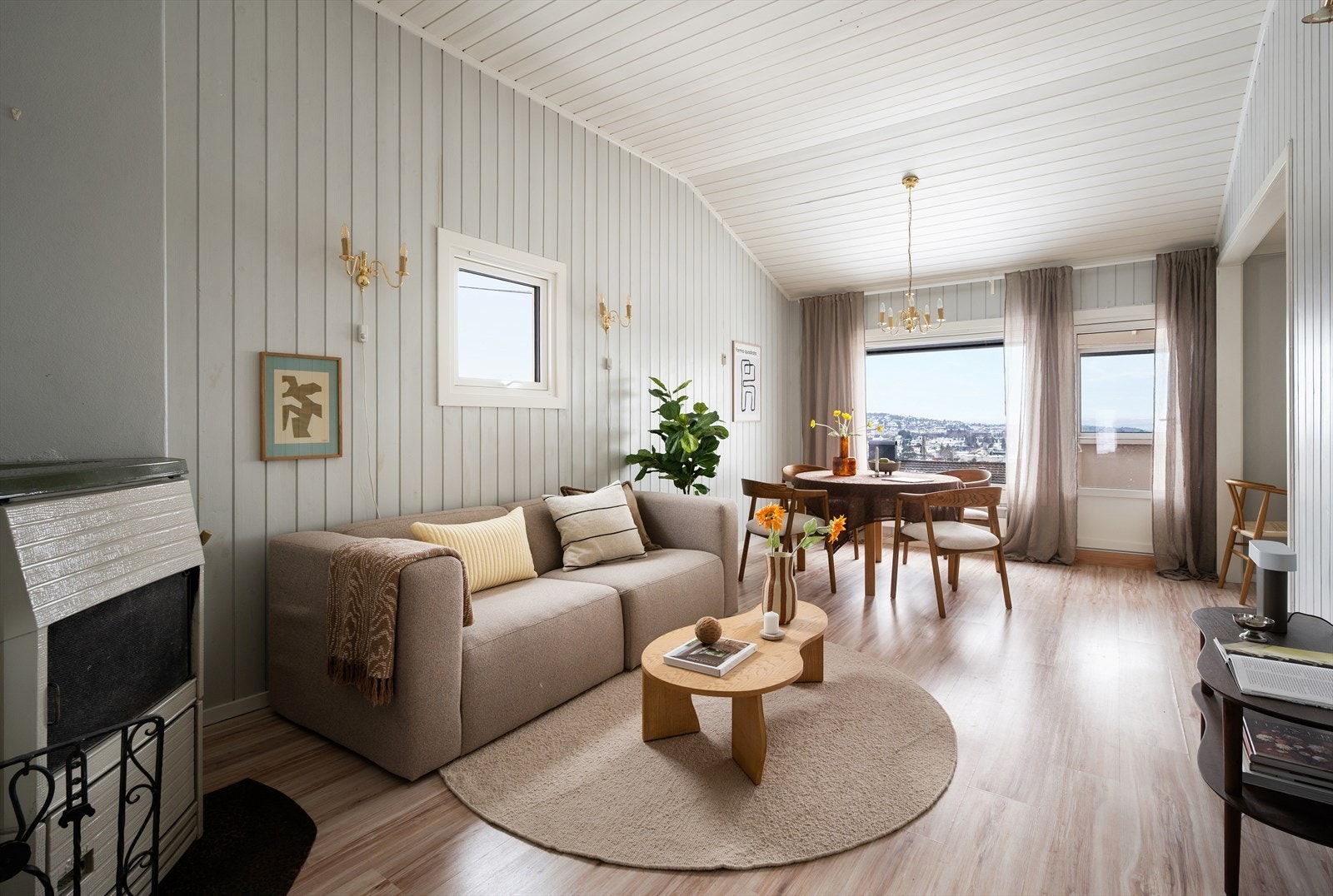 Stor og herlig stueavdeling med god møbleringsfrihet. Galleribilde