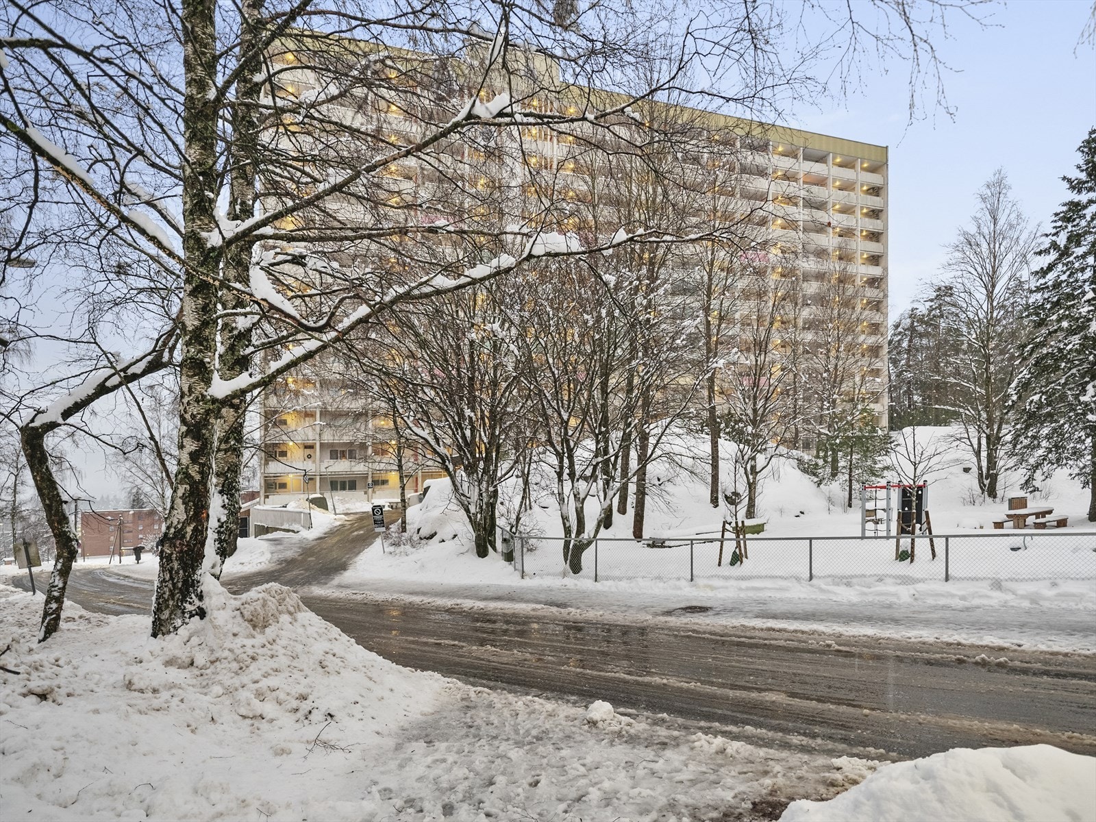Her bor du med gangavstand til skoler som Åsen og Løkenåsen, samt flere barnehager. Galleribilde