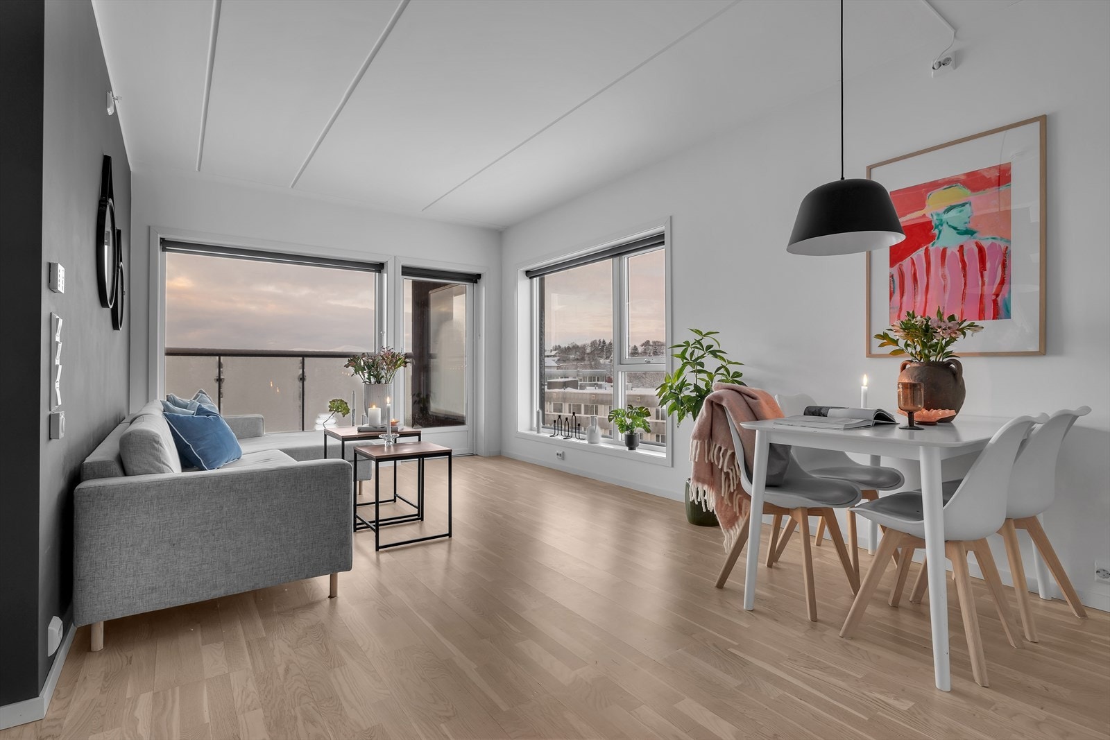 Velkommen til Strandvegen 116A presentert av Marie Traasdahl Hansen v/ Hjem Eiendomsmegling Galleribilde