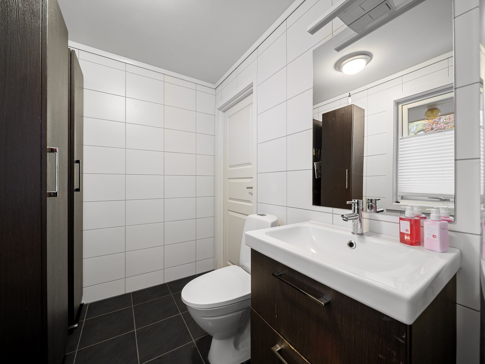 Varmekabler i gulv. Galleribilde