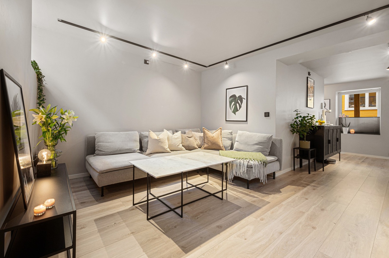 Fantastisk stue- og kjøkkenløsning på 28,2 kvadratmeter. Galleribilde