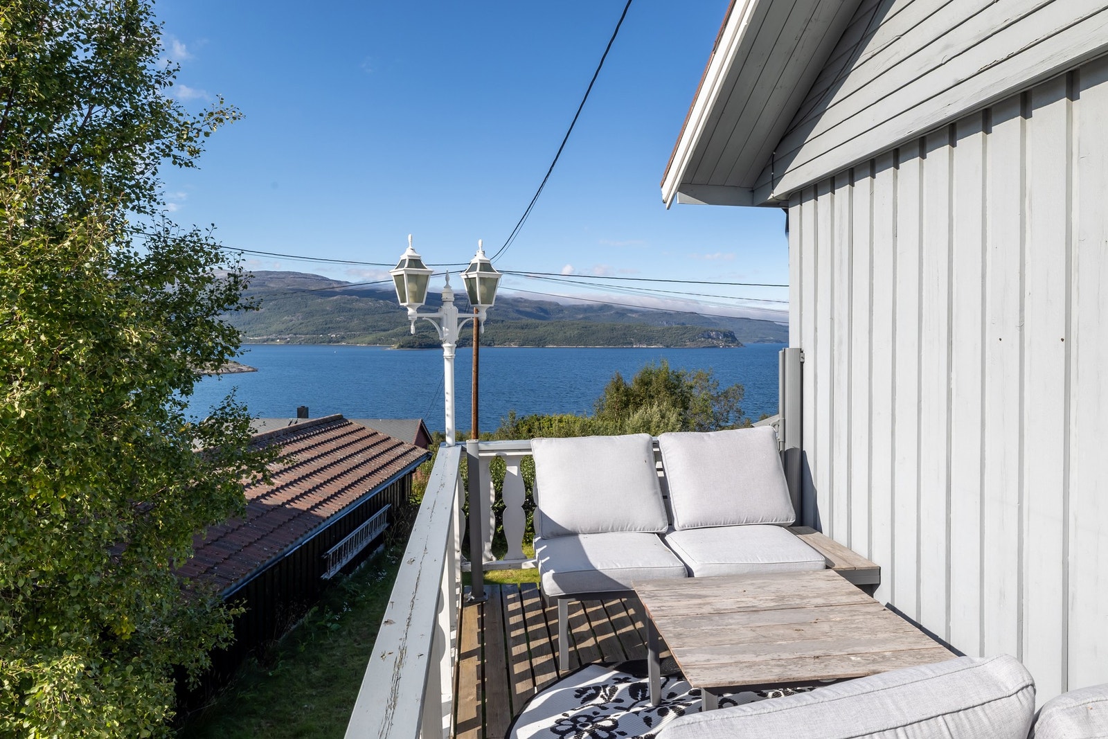 Her er det nydelig utsikt og god plass til en sittegruppe. Galleribilde