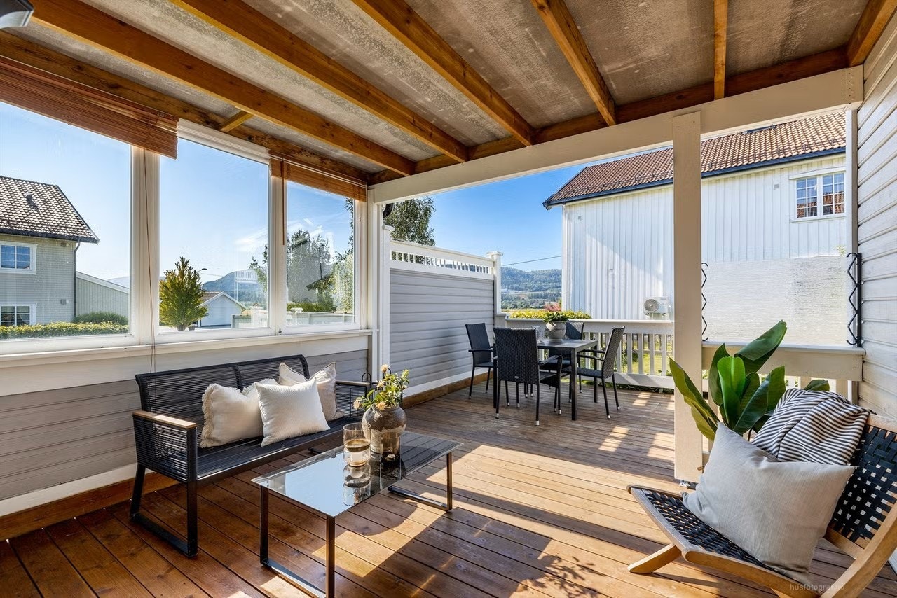 Med flere soner, og en overbygd del er det lett å trekke seg tilbake om man ønsker skygge på varme sommerdager. Galleribilde