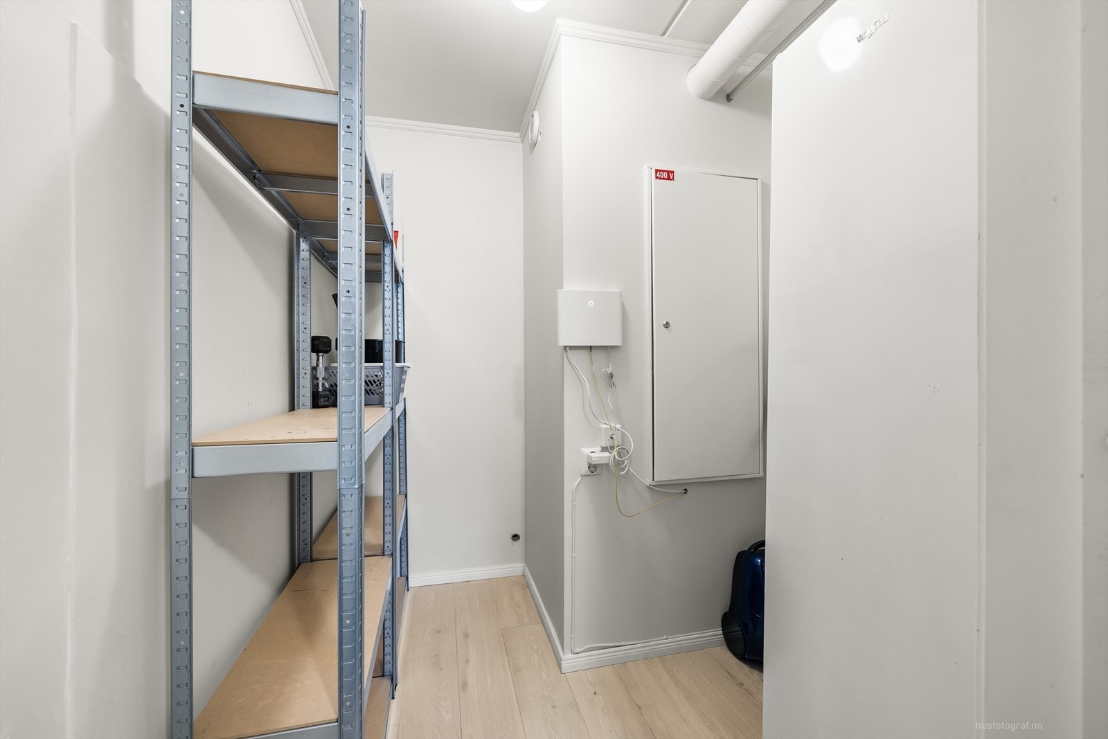 For oppbevaring har leiligheten både en innvendig bod og en utvendig sportsbod som gir god plass til oppbevaring. Galleribilde