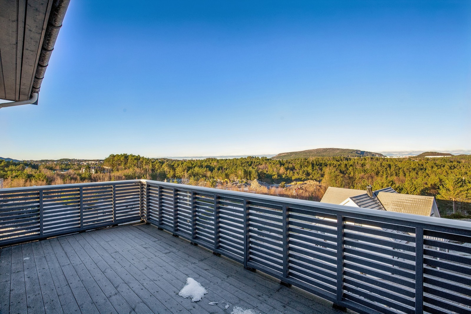 Meget fin beliggenhet med flott utsikt Galleribilde