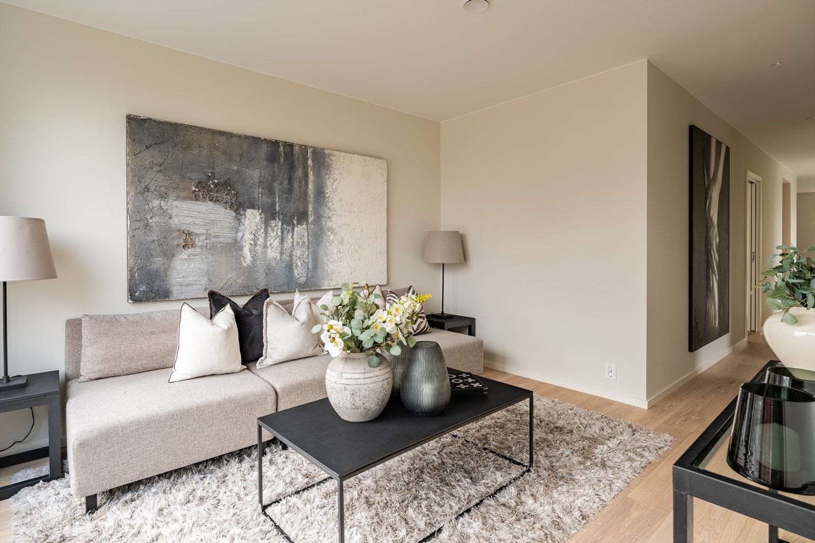 Dette gir en praktisk og fleksibel planløsning med mulighet for flere oppholdssoner. Galleribilde